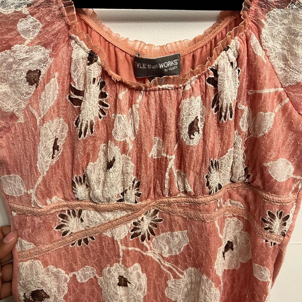 Vintage Y2K Lace Floral Top - Picture 3 of 4